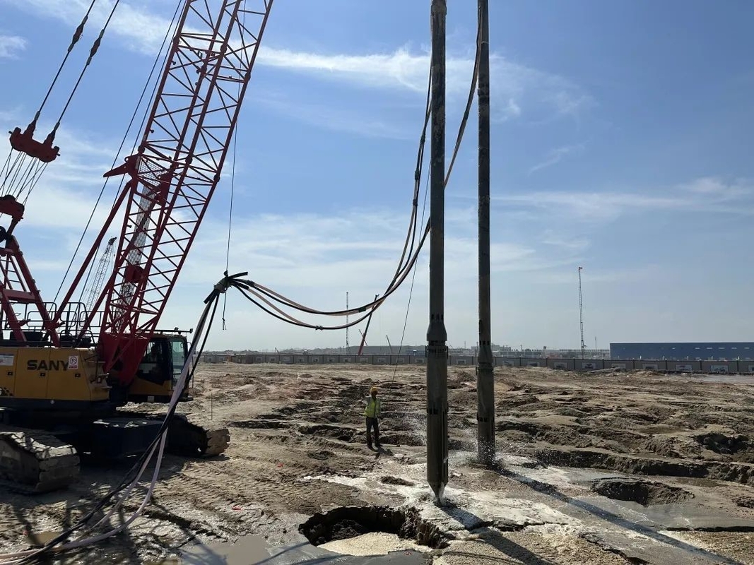 Pile Driver Vibro Compaction Ground Amélioration Pile Vibroflotation 180kw pour sol mou
