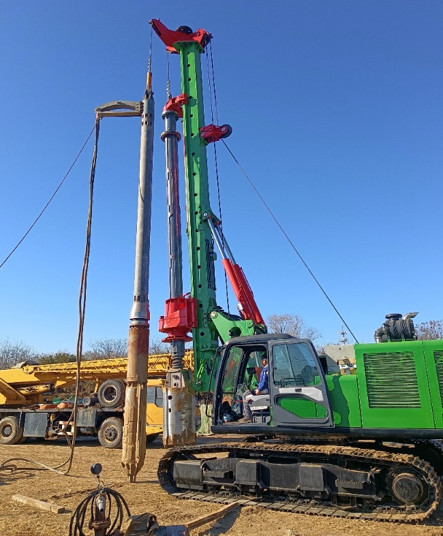 Vibroflot hydraulique avec 176 kW de puissance du moteur réaménagé à la plateforme clé pour une amélioration réussie du sol