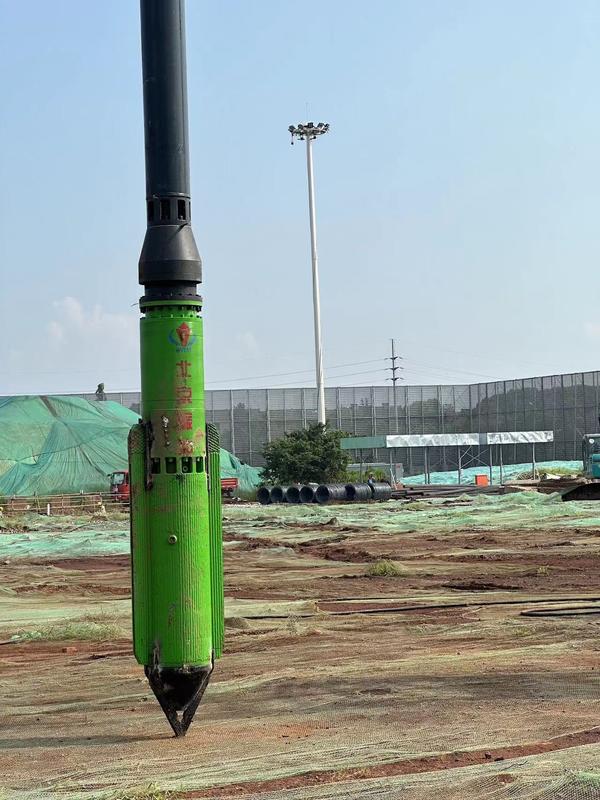 Vibroflot à alimentation supérieure avec une puissance moteur de 180 kW et 260 kW et un poids de 2320 kg pour la compactage Vibro