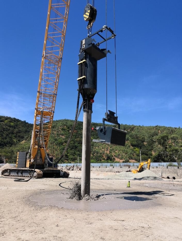 Crane Type Double Bins Bfs Vibroflotation 180kw a travaillé la profondeur 24m de pile